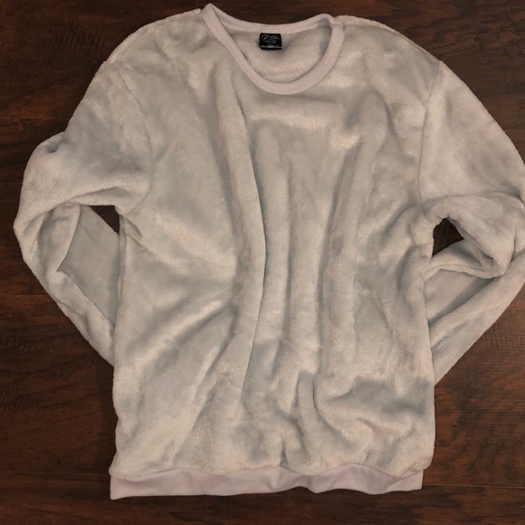 Soft gray sweater. - Picture 1 of 2